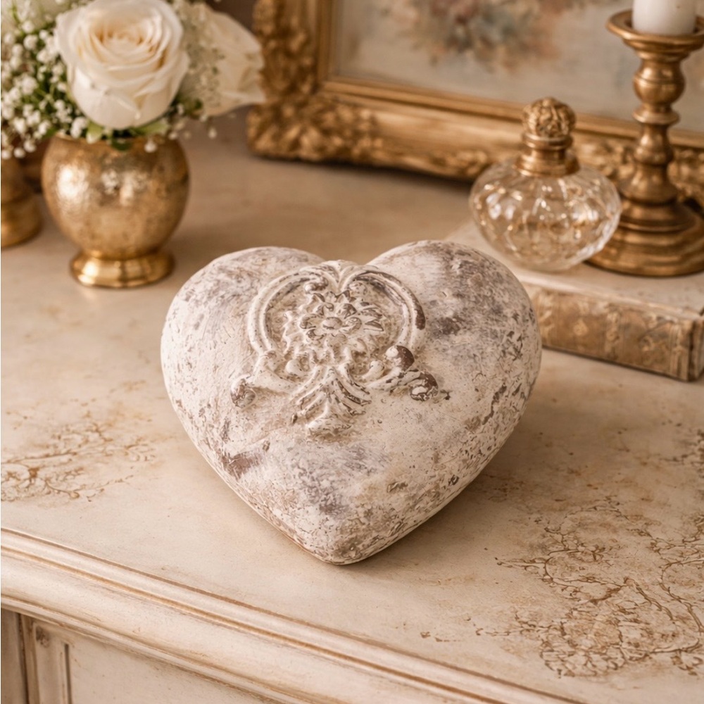 Decorative Heart Accent in Distressed White - Home Accents